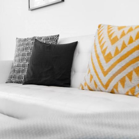 Loft Style Apartment - Near City Centre - Smart Tv- Wifi - Parking - Top Rated - 3Nt バーミンガム エクステリア 写真