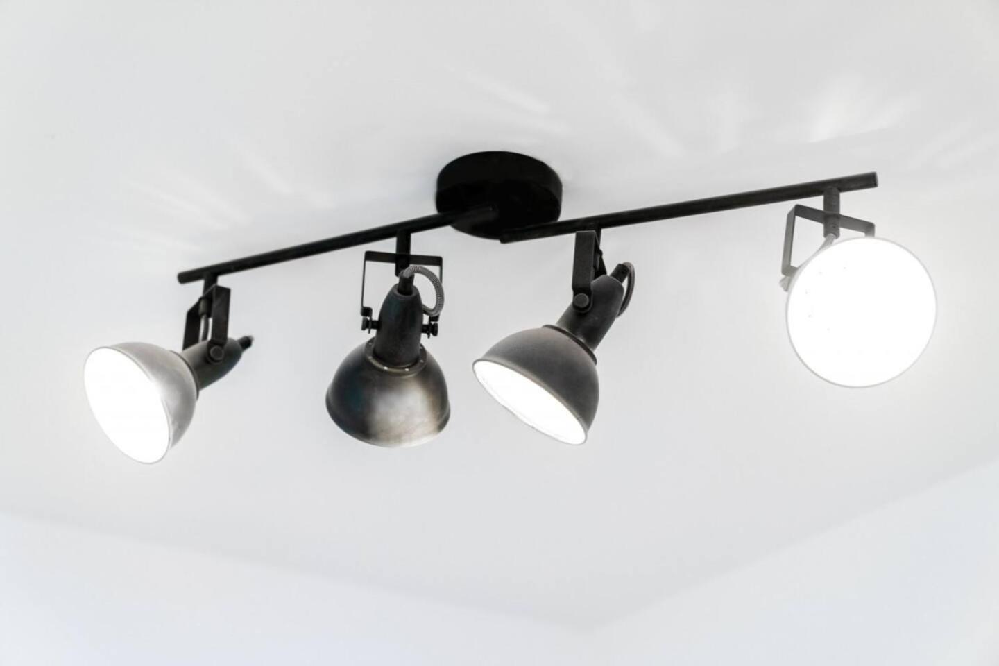 Loft Style Apartment - Near City Centre - Smart Tv- Wifi - Parking - Top Rated - 3Nt バーミンガム エクステリア 写真