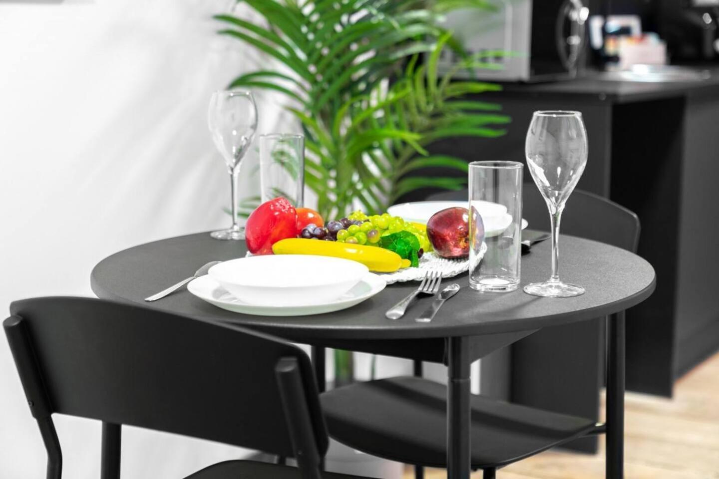 Loft Style Apartment - Near City Centre - Smart Tv- Wifi - Parking - Top Rated - 3Nt バーミンガム エクステリア 写真
