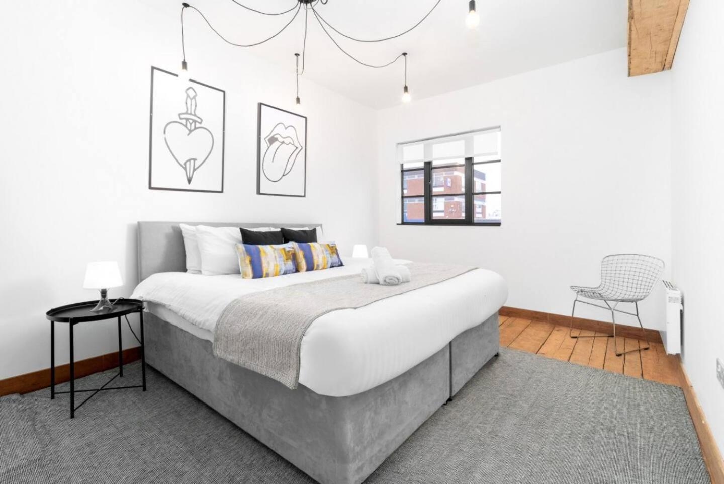 Loft Style Apartment - Near City Centre - Smart Tv- Wifi - Parking - Top Rated - 3Nt バーミンガム エクステリア 写真